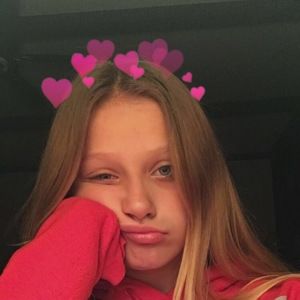 Meet your Posher, Dahlia